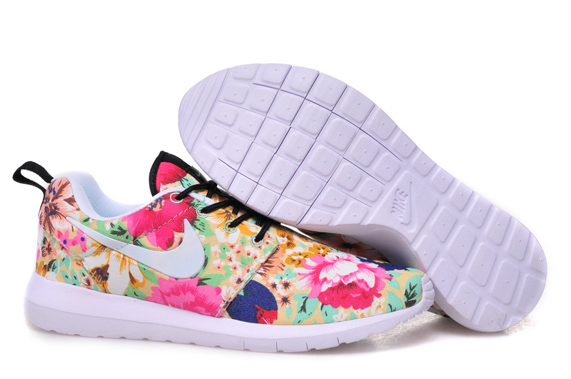 nike roshe run floral paris